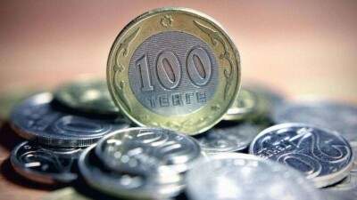 Тенге в День национальной валюты сохранил позиции на бирже