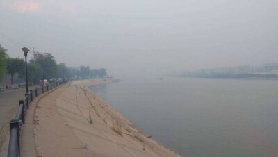 Атырау накрыл смог, жители задыхаются от гари