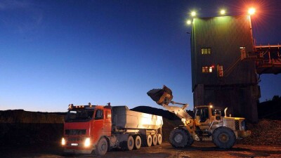 Деятельность рудника в ВКО, где под завалами ищут машиниста, приостановлена