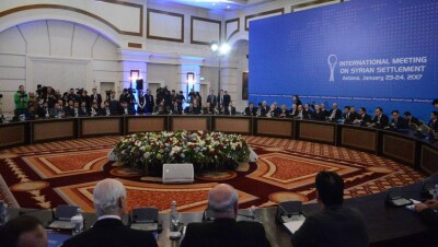 Правительство Сирии и вооружённая оппозиция впервые сели за один стол переговоров
