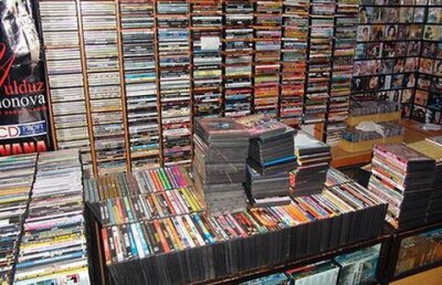 В Алматы изъяли 13 тысяч контрафактных дисков с порно и другими фильмами