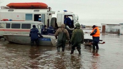 Часть жителей села Кызылкой эвакуировали из-за разлива реки в Карагандинской области