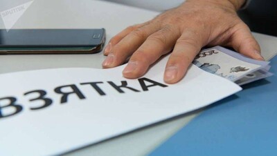 Руководителей карагандинского филиала "Казахавтодор" осудили за взятку