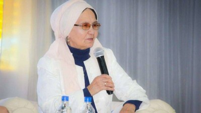 "Батыс келіп жалаңаштады, шығыс келіп тұмшалады". Зейнеп Ахметованың өзекті ойлары