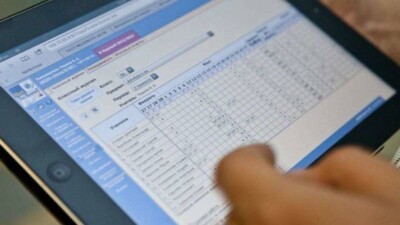Доморощенной копией бумажного назвала депутат электронный журнал учителей