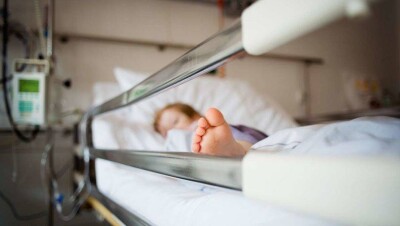 Алматинцы стояли в очереди, чтобы сдать кровь для девочки, пострадавшей в пожаре