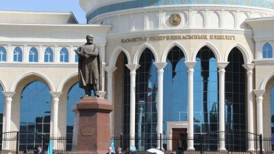 Посла Казахстана в Узбекистане подозревают в хищении бюджетных средств