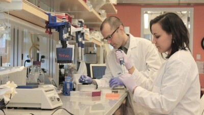 На ДНК впервые записали операционную систему и короткий фильм