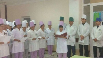 Гимн медработников обязали петь на каждом мероприятии врачей Таджикистана
