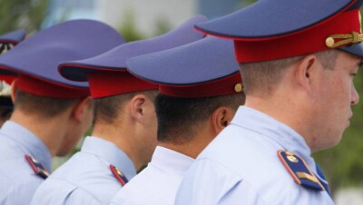 Три тысячи полицейских ищут грабителя в Павлодарской области, избившего продавца