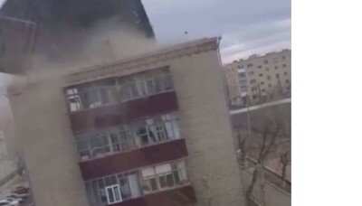 Крышу пятиэтажного дома снесло ветром в Кокшетау
