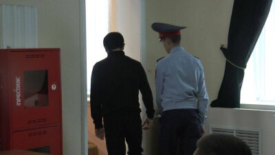 Арест скупщика краденых гаджетов в Алматы провели в присутствии торговцев телефонами