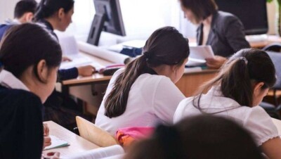 Школы будут сами выбирать предмет для обучения на английском языке