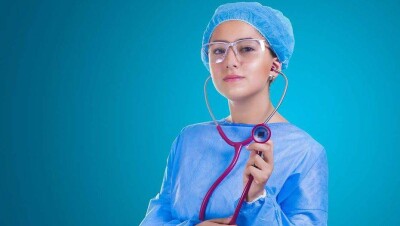 Минздрав Казахстана объявил конкурс на лучшее селфи пациента с врачом