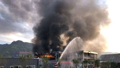 Шесть человек погибли при взрыве на химзаводе в Китае, около 30 ранены