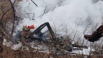 Вертолёт упал на улицу в Хабаровске, погиб весь экипаж