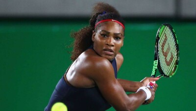 Легендарная Серена Уильямс проиграла 20-летней теннисистке на "Ролан Гарросе"