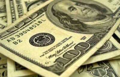 Курс доллара в "обменниках" вырос до 393 тенге