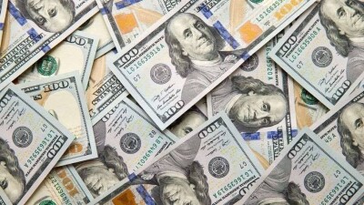 Стоимость доллара на бирже выросла ещё почти на 2 тенге