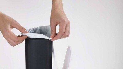 Контейнеры для сбора использованных масок и перчаток установили в Нур-Султане