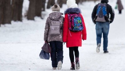 В Астане и пяти регионах страны из-за морозов отменили занятия у школьников