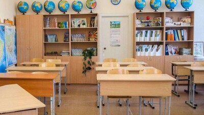 В нескольких областях Казахстана 27 января отменили занятия в школах