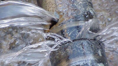 Ветхие теплосети Алматы не выдержали морозов: один микрорайон остался без отопления