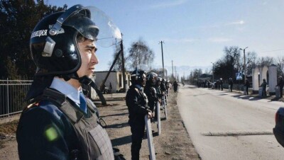 МВД: Во время беспорядков в Кордайском районе девять полицейских получили огнестрельные ранения
