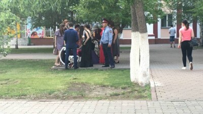 Выпускницам в Костанае потребовалась помощь врачей