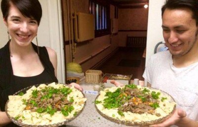 Изучавшая русский язык в Алматы американка устроила бешбармак-вечеринку в Портлэнде