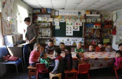 Дом, куда привезли около 40 детей в одном УАЗе, оказался казахским детсадом 
