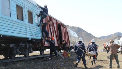 Спасатели учились ликвидировать последствия землетрясения в Казахстане