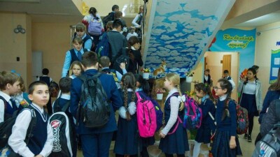 Дефицит ученических мест в Алматы объяснили увеличением рождаемости и миграцией 