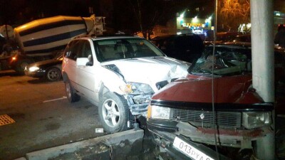 Массовое ДТП в Алматы устроил водитель BMW X5: пострадали пять автомобилей