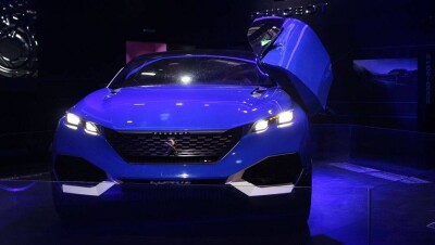 Футуристический Peugeot, работающий на воде и бензине, показали французы на ЭКСПО-2017