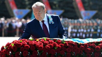 Нурсултан Назарбаев поздравил казахстанцев с Днём Победы