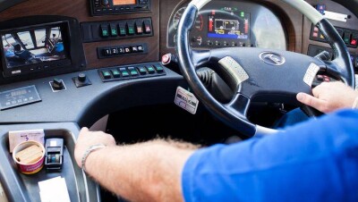 В Алматы выявили четыре автобуса с водителями - нелегалами из Узбекистана