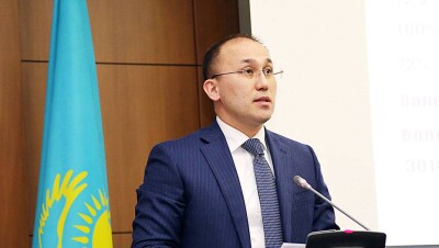 Даурен Абаев прочитал свой любимый стих о том, как нельзя сдаваться