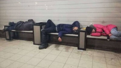 Акимат Усть-Каменогорска: Бездомные имеют право находиться внутри тёплых остановок