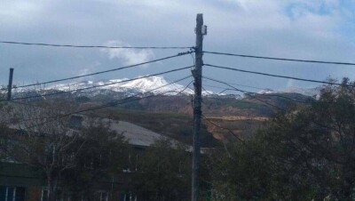 На Курильских островах вулкан Эбеко выбросил столб пепла высотой почти в два километра 