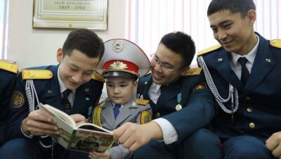 Минобороны РК исполнило желание 6-летнего мальчика, мечтавшего увидеть военную технику