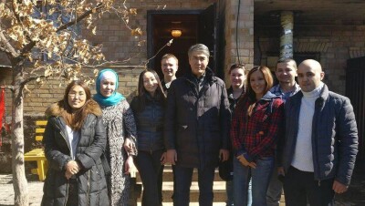Асет Исекешев посетил частный приют для бездомных животных