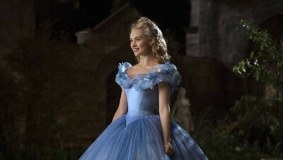 Двух "золушек" бесплатно соберут на выпускной бал в Костанае