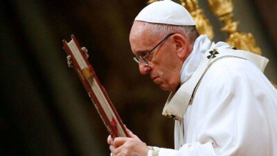 Папа римский в Рождество призвал людей не быть равнодушными