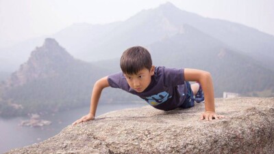 Десятилетний Амир Махмет отжался 1000 раз на горе, чтобы поддержать олимпийскую сборную