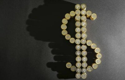 Доллар на бирже перешагнул за 350 тенге