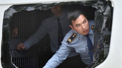 Глава МВД: Больше 300 полицейских пострадали на митингах в Алматы и Нур-Султане 