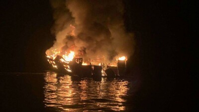 У берегов Калифорнии сгорело судно с пассажирами. СМИ сообщили о 34 погибших