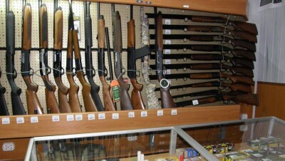 Половина всех оружейных магазинов в Казахстане не прошла проверку на безопасность