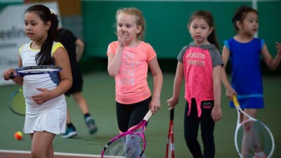 Звёзды казахстанского тенниса провели мастер-класс для детей в Алматы